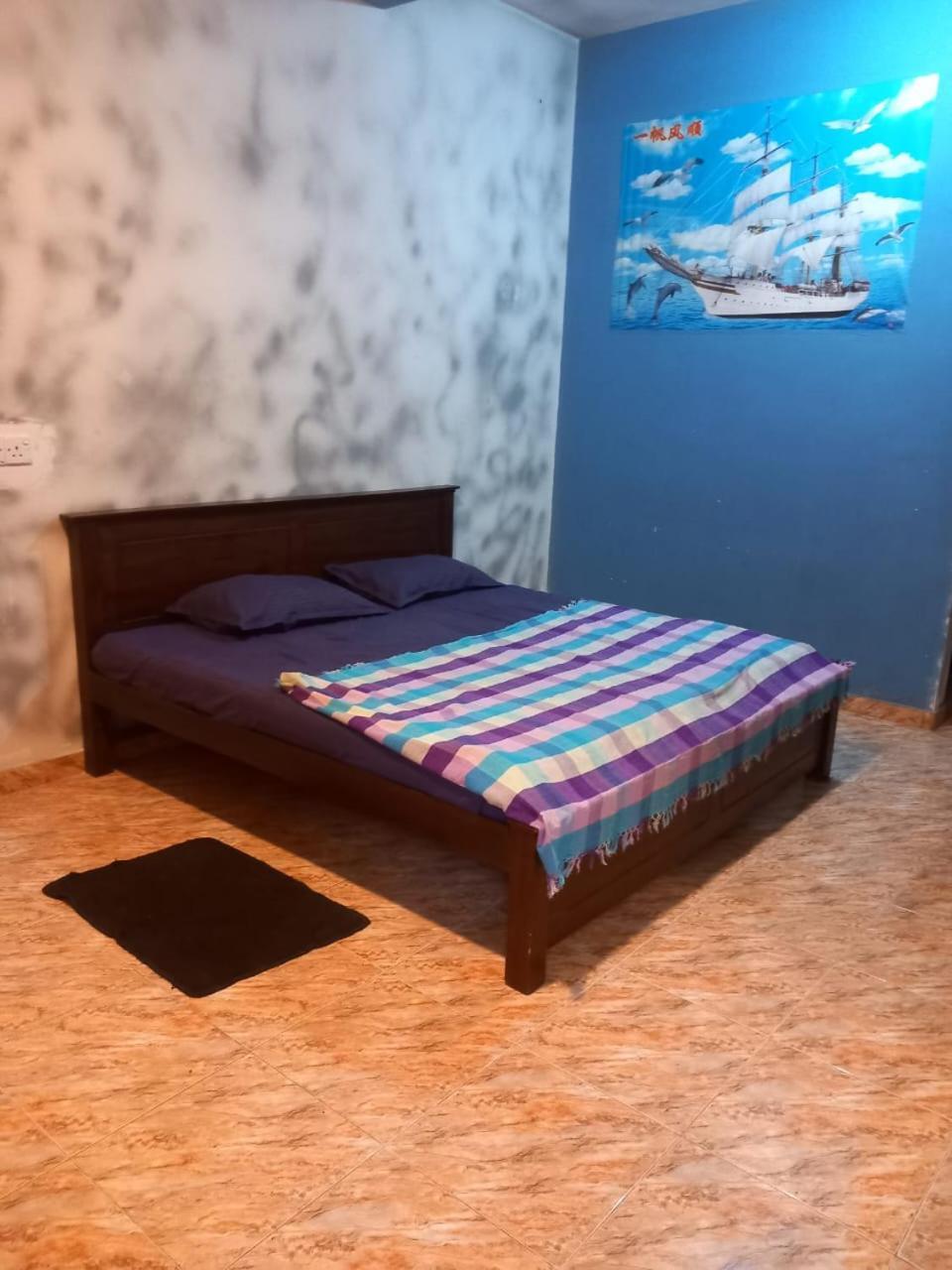 Suninn Hostel And Surf School Weligama Bagian luar foto