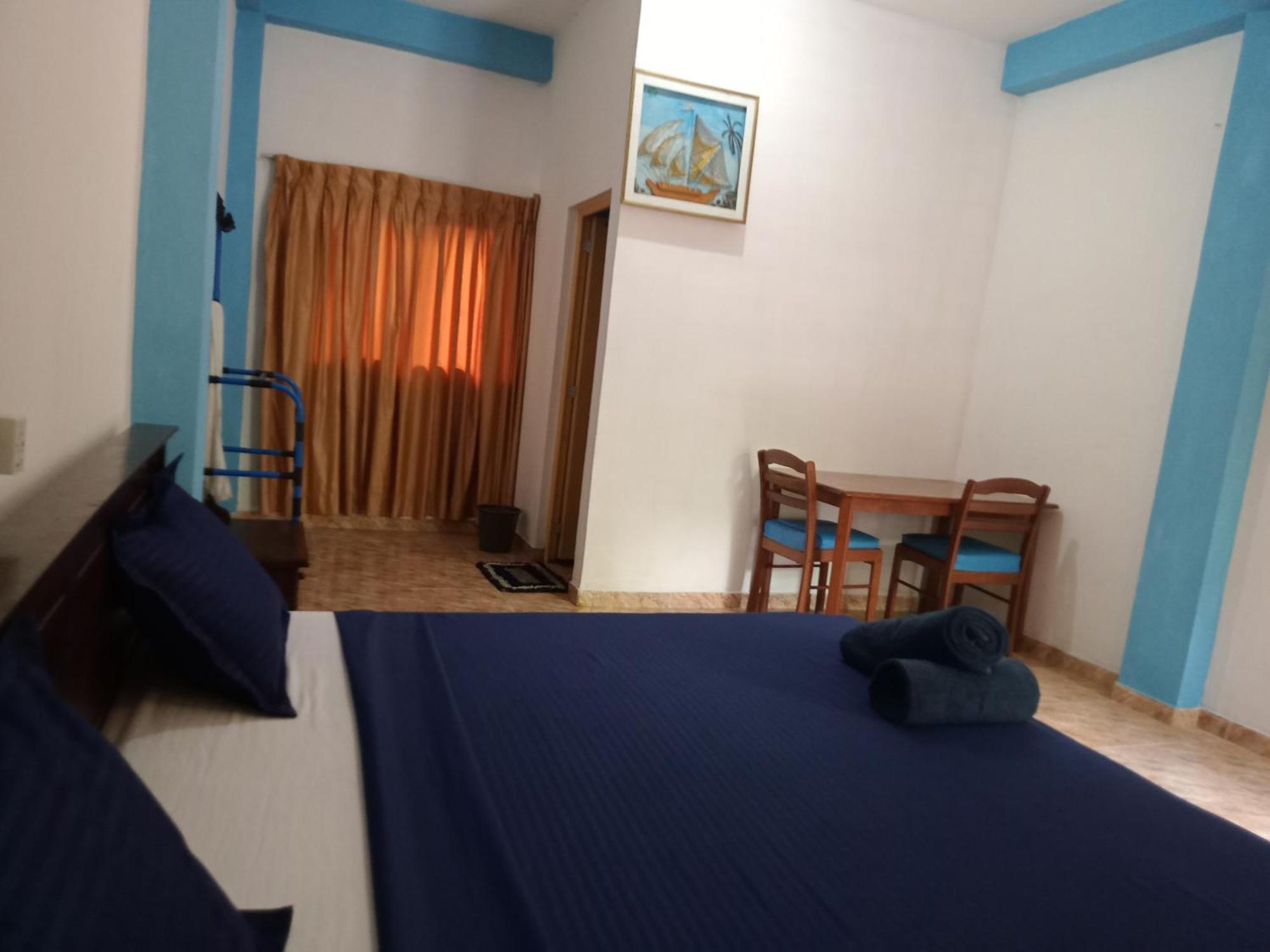 Suninn Hostel And Surf School Weligama Bagian luar foto